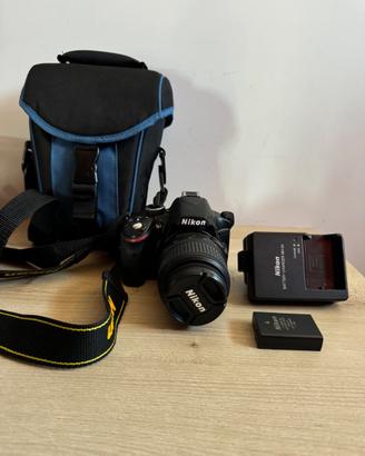 Fotocamera Nikon D3200 + obiettivo 18-55 mm
