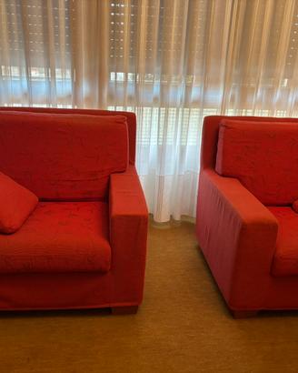 Poltrona in tessuto rosso