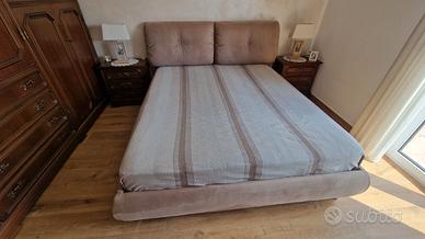Letto matrimoniale con contenitore