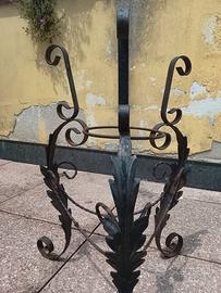 Porta vaso ferrobattuto