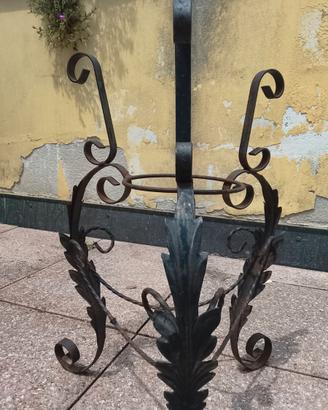 Porta vaso ferrobattuto