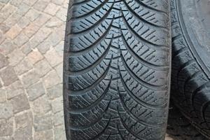 Gomme 175 65 14 . 82T
