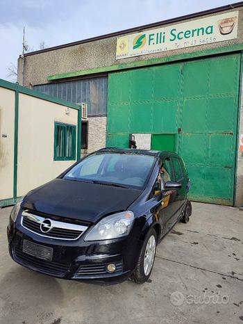 Ricambi Opel Zafira B 1.6 Metano Z16YNG anno 2007