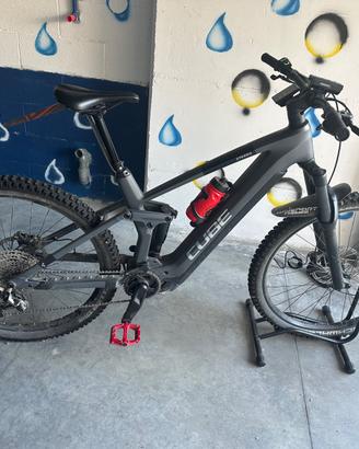 E bike cube