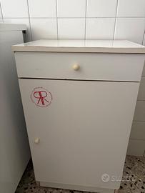 Mobiletto per cucina o bagno
