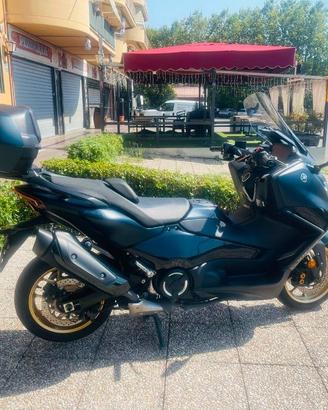 YAMAHA T-Max 560 TUTTO INCLUSO ANCHE PASSAGGIO!