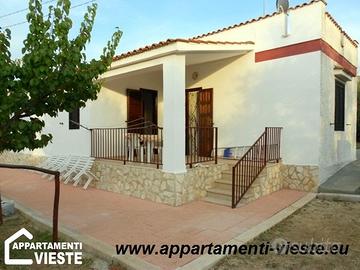 ROSES 5/9 posti letto vicino al mare