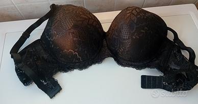 reggiseno nero in pizzo