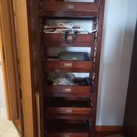 mobile da bagno o soggiorno in legno