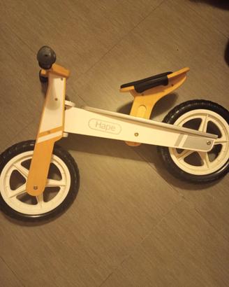 bicicletta senza pedali hape in legno
