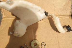 pompa +serbatoio olio booster Ng track bump 1990