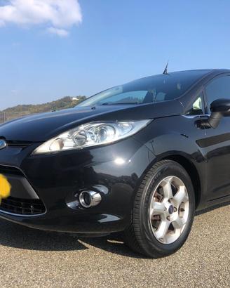 Ford fiesta titanium 1.4 95cv GPL