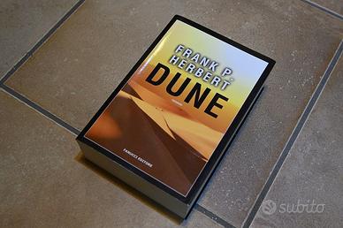 DUNE Frank P. Herbert libro romanzo