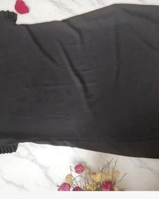 Abito elegante con dettagli arricciati