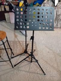 Sgabello,leggio,asta microfonica
