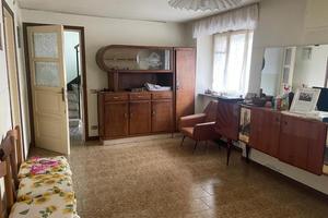 Trilocale di 140 mq su 2 livelli con taverna