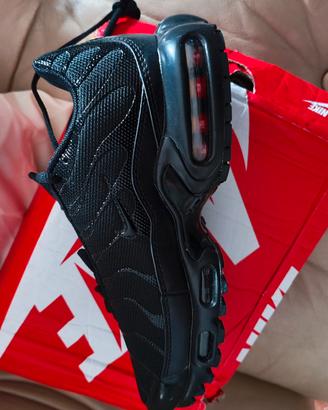 Nike TN all black nuove con difetto