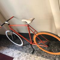 Bicicletta scatto fisso