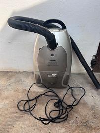 Aspirapolvere Tristar 1800 watts