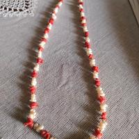 Collana di corallo e perle di fiume 