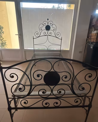 Letto antico singolo ferro battuto