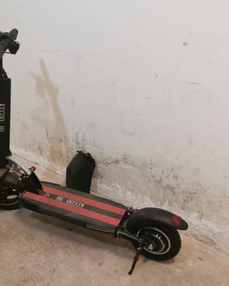 Monopattino elettrico KUGOO M4