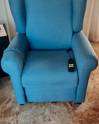 Poltrona con movimento elettrico