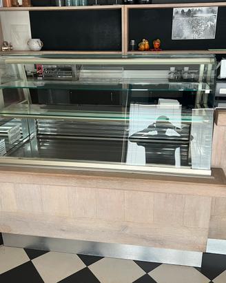 Arredamento da Bar.