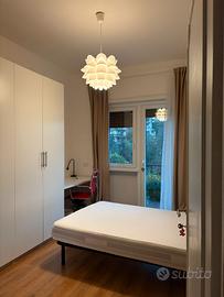 Grande camera arredata