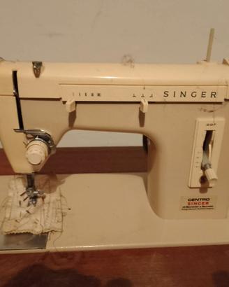 Singer Modello 207 con mobiletto originale 1971