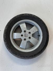 Cerchio post Piaggio Vespa + gomma 130/70-12