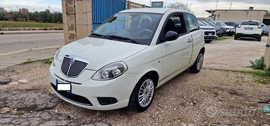 Lancia Ypsilon 1.2 69 CV Elle 2011