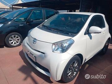 Toyota iQ 1.0 benzina