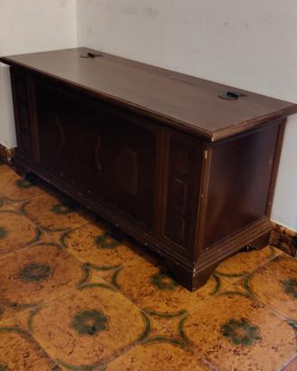 Cassapanca in legno
