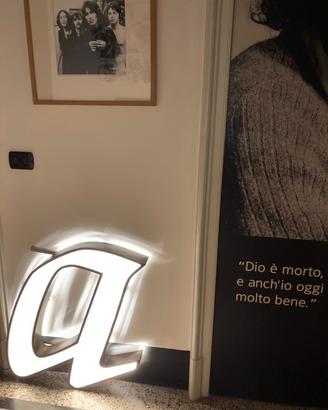 Lettera luminosa