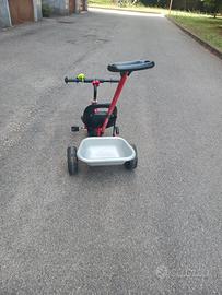 Triciclo con piccolo vano porta oggetti