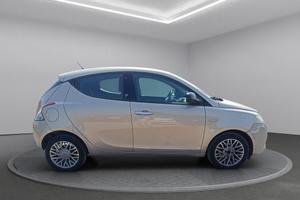 Lancia Ypsilon 1.3 MJT 75 CV Unyca