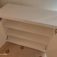 Madia c. bianco, scocca laccata opaca,ante lucide