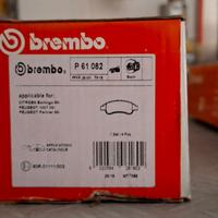 brembo pastiglie freni anteriori P61082