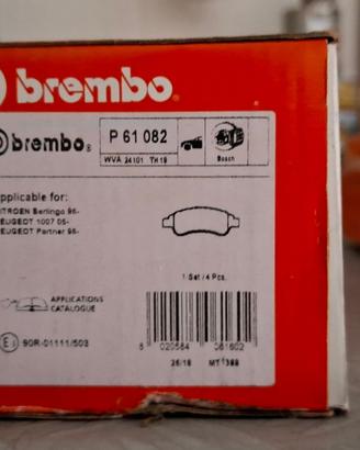 brembo pastiglie freni anteriori P61082