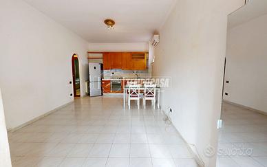 BILOCALE CON CANTINA E POSTO AUTO