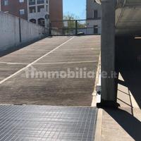 Box auto corso Peschiera 19 mq
