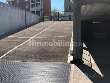 Box auto corso Peschiera 19 mq