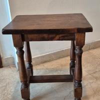 Sgabellino in legno