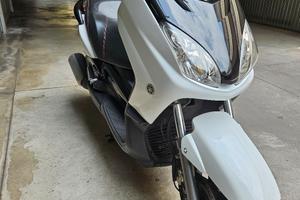Yamaha XMax