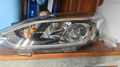 faro ford fiesta con giro led