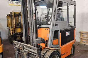 Carrello elevatore Elettrico marca Carer modello R