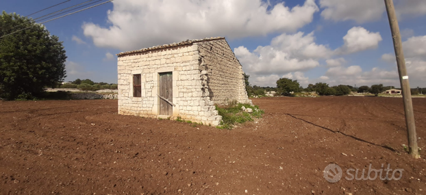 Terreno con fabbricato rurale