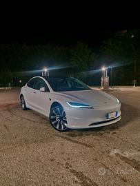 Tesla Model 3 Highland Premium RWD