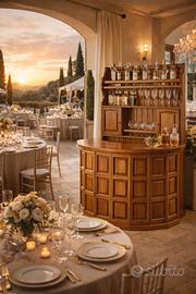 Bar elegante in stile classico, in legno